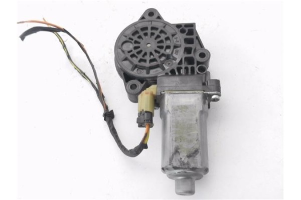 Recambio de motor elevalunas trasero derecho para hyundai tucson (jm) 2.0 referencia OEM IAM 3130034102  