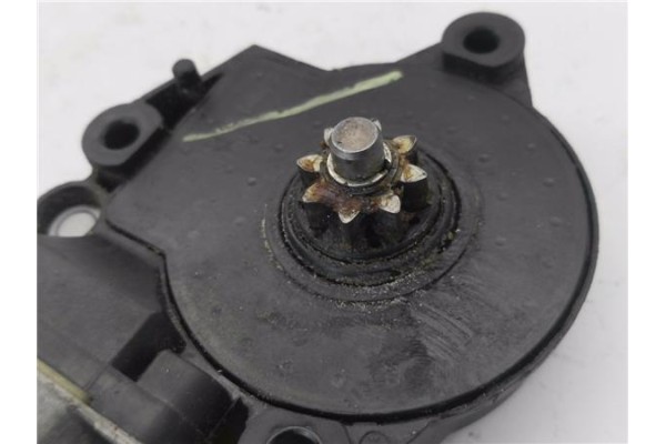 Recambio de motor elevalunas trasero derecho para hyundai tucson (jm) 2.0 referencia OEM IAM 3130034102  