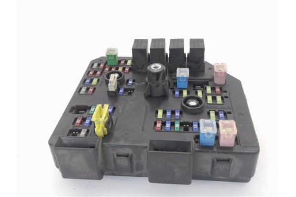 Recambio de caja fusibles/rele para opel antara 2.2 selective referencia OEM IAM 95202005 2005U 
