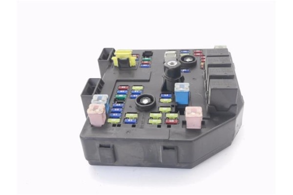 Recambio de caja fusibles/rele para opel antara 2.2 selective referencia OEM IAM 95202005 2005U 