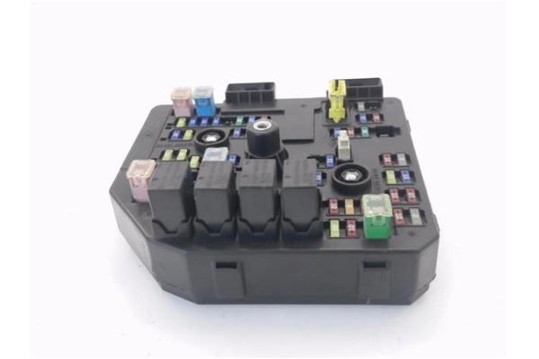 Recambio de caja fusibles/rele para opel antara 2.2 selective referencia OEM IAM 95202005 2005U 