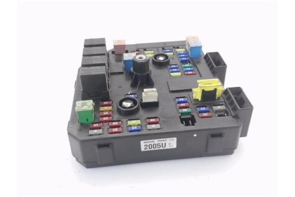 Recambio de caja fusibles/rele para opel antara 2.2 selective referencia OEM IAM 95202005 2005U 