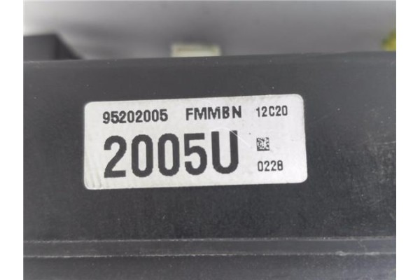 Recambio de caja fusibles/rele para opel antara 2.2 selective referencia OEM IAM 95202005 2005U 