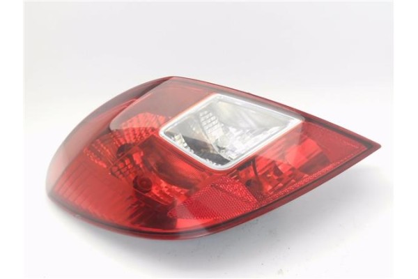 Recambio de piloto trasero izquierdo para opel corsa d 1.3 cdti referencia OEM IAM 13269050 893118811 