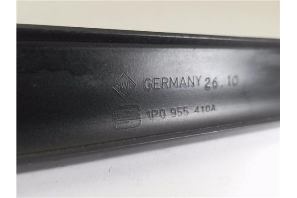 Recambio de brazo limpiaparabrisas delantero derecho para seat leon (1p1) 1.4 tsi referencia OEM IAM 1P0955410A  