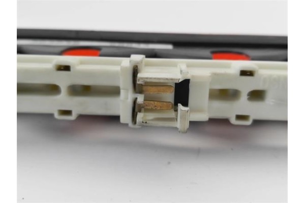 Recambio de luz central de freno para suzuki swift iii (sg) 1.3 ddis referencia OEM IAM 35810-63J0  