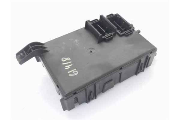 Recambio de caja fusibles/rele para opel corsa d 1.3 cdti referencia OEM IAM 13142241 292540 