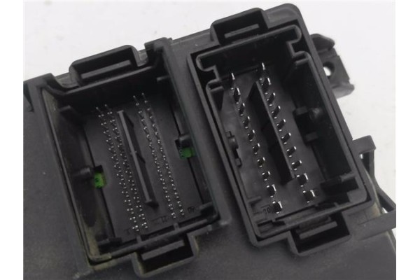 Recambio de caja fusibles/rele para opel corsa d 1.3 cdti referencia OEM IAM 13142241 292540 