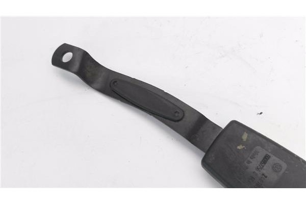Recambio de anclaje cinturon delantero derecho para seat ibiza (6l1) 1.9 sdi referencia OEM IAM 6Q0857756  