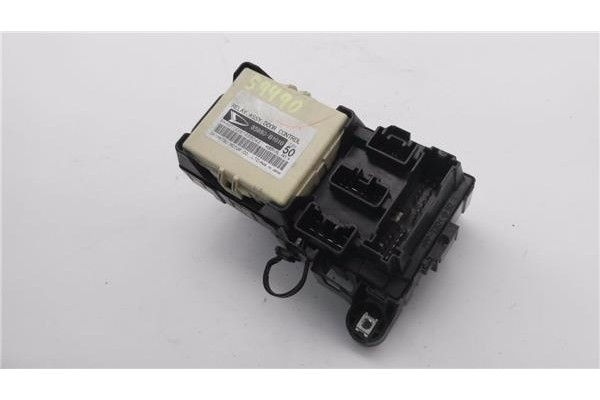 Recambio de caja fusibles/rele para daihatsu materia (m4_) 1.3 referencia OEM IAM 85980B1010  