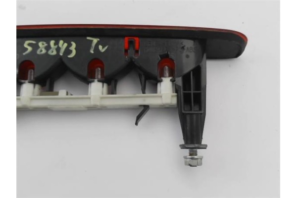 Recambio de luz central de freno para suzuki swift iii (sg) 1.3 ddis referencia OEM IAM 35810-63J0  
