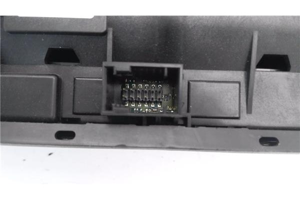Recambio de pantalla para citroen c3 aircross 1.2 c-series referencia OEM IAM 98261544XU  