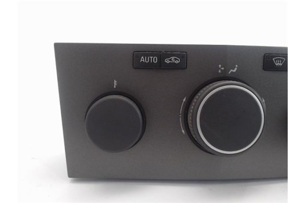 Recambio de mandos climatizador para opel astra h berlina referencia OEM IAM (13122963) (90151-240) (GC2) 