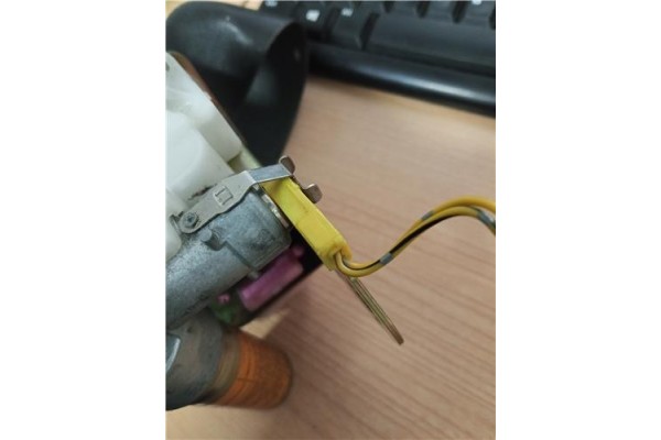 Recambio de cinturon seguridad delantero derecho para toyota yaris verso (ncp2/nlp2) 1.5 (ncp21) referencia OEM IAM 7321052150B0