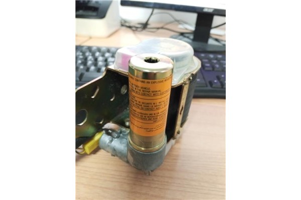 Recambio de cinturon seguridad delantero derecho para toyota yaris verso (ncp2/nlp2) 1.5 (ncp21) referencia OEM IAM 7321052150B0