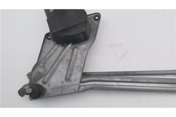 Recambio de brazo limpiaparabrisas delantero para ford escort berlina 1.6 laser referencia OEM IAM 83FB17C44IAA  