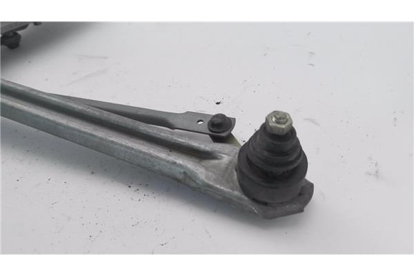 Recambio de brazo limpiaparabrisas delantero para ford escort berlina 1.6 laser referencia OEM IAM 83FB17C44IAA  