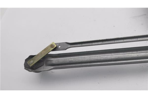 Recambio de brazo limpiaparabrisas delantero para ford escort berlina 1.6 laser referencia OEM IAM 83FB17C44IAA  