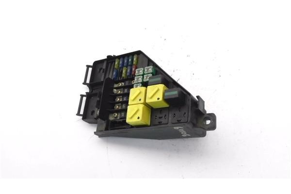 Recambio de caja fusibles/rele para citroen saxo 1.5 d sx referencia OEM IAM 185300110304 YQE000380 