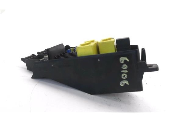 Recambio de caja fusibles/rele para citroen saxo 1.5 d sx referencia OEM IAM 185300110304 YQE000380 