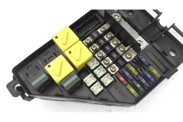 Recambio de caja fusibles/rele para citroen saxo 1.5 d sx referencia OEM IAM 185300110304 YQE000380 