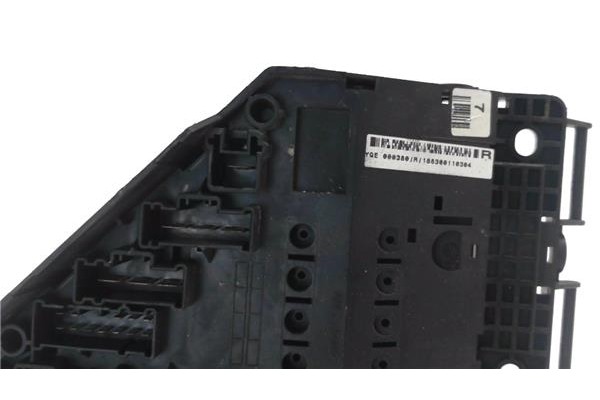 Recambio de caja fusibles/rele para citroen saxo 1.5 d sx referencia OEM IAM 185300110304 YQE000380 
