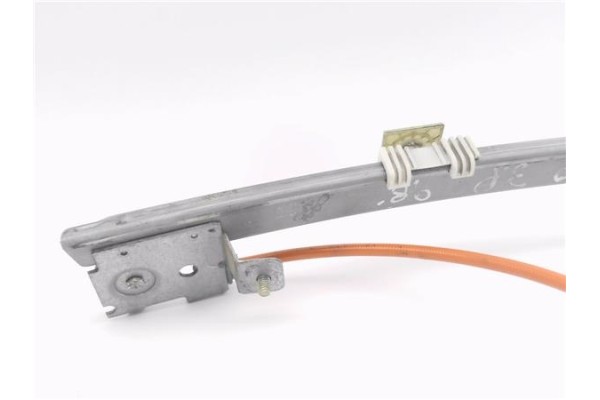 Recambio de mecanismo elevalunas delantero derecho para citroen saxo 1.4 exclusive referencia OEM IAM 400472T1  