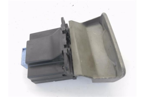 Recambio de freno mano electrico para renault scenic ii (jm) 1.9 confort authentique referencia OEM IAM 8200243681A  