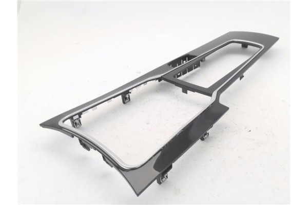 Recambio de embellecedor palanca cambio para peugeot 508 1.6 active referencia OEM IAM 9671083577 1003611X 