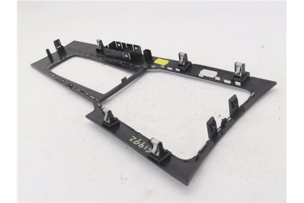 Recambio de embellecedor palanca cambio para peugeot 508 1.6 active referencia OEM IAM 9671083577 1003611X 