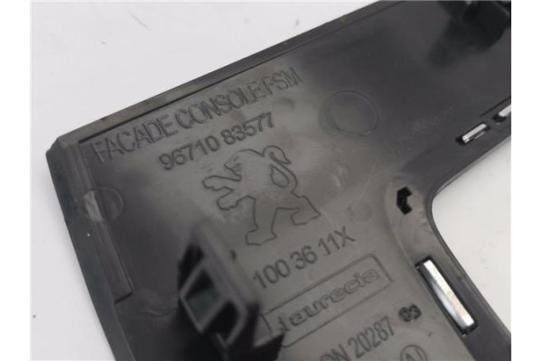 Recambio de embellecedor palanca cambio para peugeot 508 1.6 active referencia OEM IAM 9671083577 1003611X 