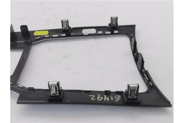 Recambio de embellecedor palanca cambio para peugeot 508 1.6 active referencia OEM IAM 9671083577 1003611X 