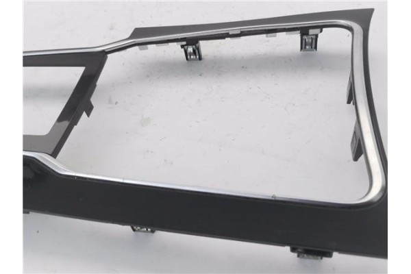 Recambio de embellecedor palanca cambio para peugeot 508 1.6 active referencia OEM IAM 9671083577 1003611X 