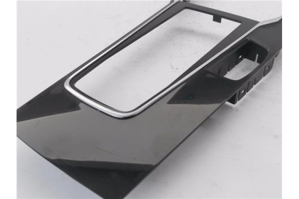 Recambio de embellecedor palanca cambio para peugeot 508 1.6 active referencia OEM IAM 9671083577 1003611X 