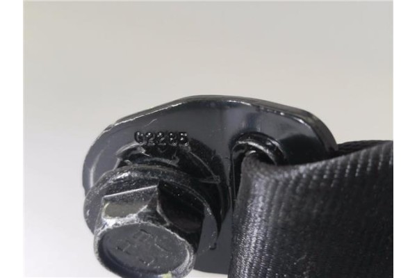 Recambio de anclaje cinturon trasero central para renault captur i 1.2 intens referencia OEM IAM G2285  