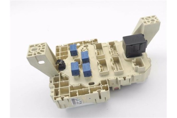 Recambio de caja fusibles/rele para opel agila b 1.2 referencia OEM IAM 3677051K41  