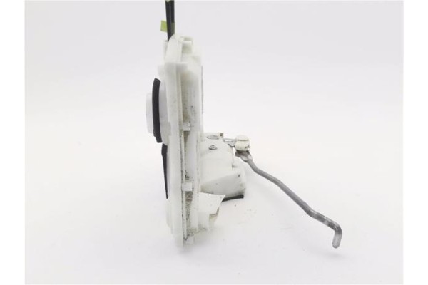 Recambio de cierre electromagnetico delantero derecho para opel agila b 1.2 referencia OEM IAM 8220151K50  