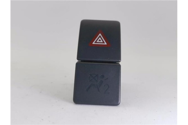 Recambio de interruptor luces emergencia para opel agila b 1.2 referencia OEM IAM 3743052K00 3192400 