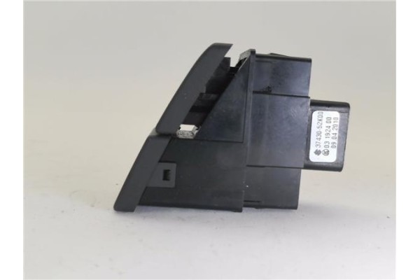 Recambio de interruptor luces emergencia para opel agila b 1.2 referencia OEM IAM 3743052K00 3192400 
