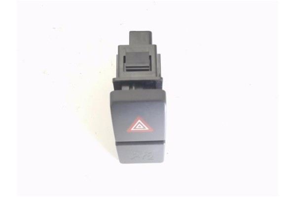 Recambio de interruptor luces emergencia para opel agila b 1.2 referencia OEM IAM 3743052K00 3192400 