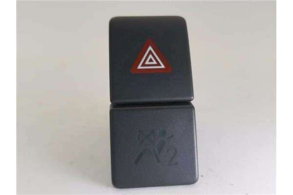 Recambio de interruptor luces emergencia para opel agila b 1.2 referencia OEM IAM 3743052K00 3192400 