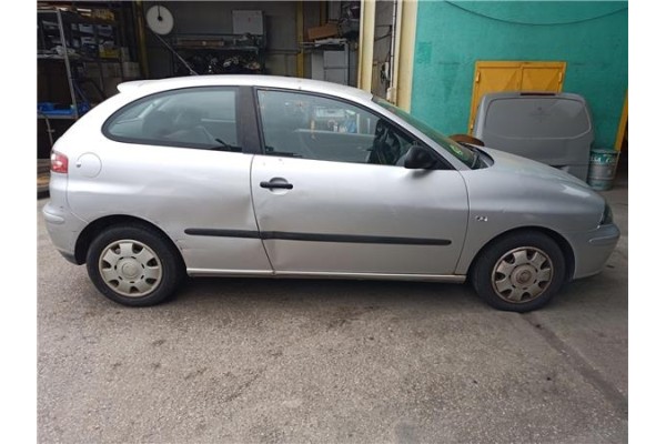 seat ibiza (6l1) del año 2003