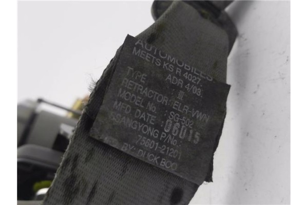 Recambio de cinturon 3ª fila izquierdo para ssangyong rodius 2.7 270 xdi referencia OEM IAM 7560121201  