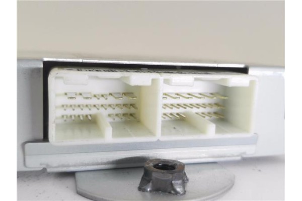Recambio de centralita cambio automatico para opel agila b 1.2 referencia OEM IAM 3888051K0 QLKE013331 