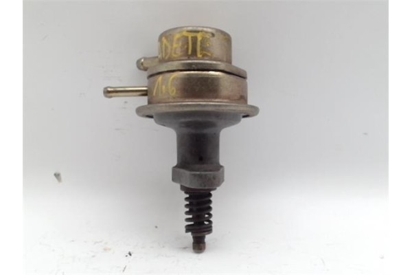 Recambio de bomba combustible para opel kadett e 1.6 club especial familiar referencia OEM IAM 96724L7  