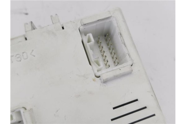 Recambio de caja fusibles/rele para fiat sedici (189) 1.9 jtd 8v 120 emotion referencia OEM IAM 3677055L20  
