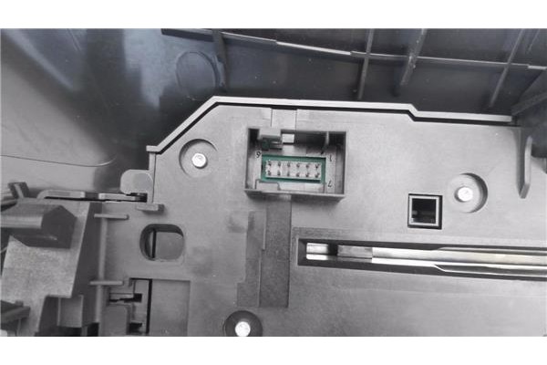 Recambio de embellecedor consola central para peugeot 308 sw 1.6 active referencia OEM IAM 96777660ZD 10093069 