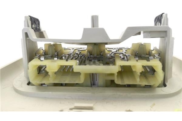 Recambio de luz delantero central techo para citroen c4 coupe 1.6 hdi referencia OEM IAM 9636696877  