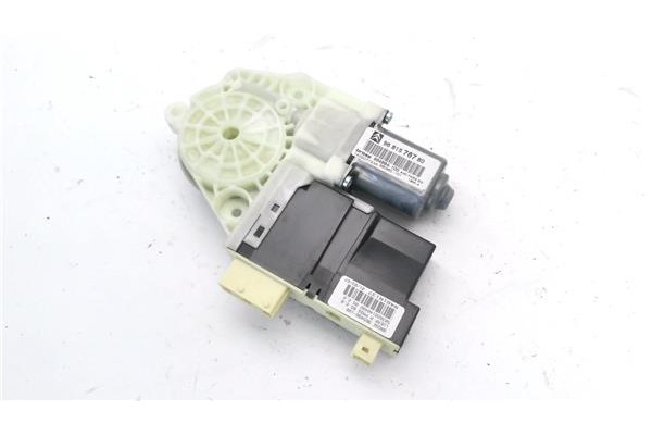 Recambio de motor elevalunas delantero derecho para citroen c4 coupe 1.6 hdi referencia OEM IAM 9681576780 965496100 