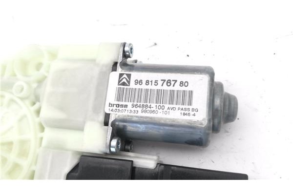 Recambio de motor elevalunas delantero derecho para citroen c4 coupe 1.6 hdi referencia OEM IAM 9681576780 965496100 
